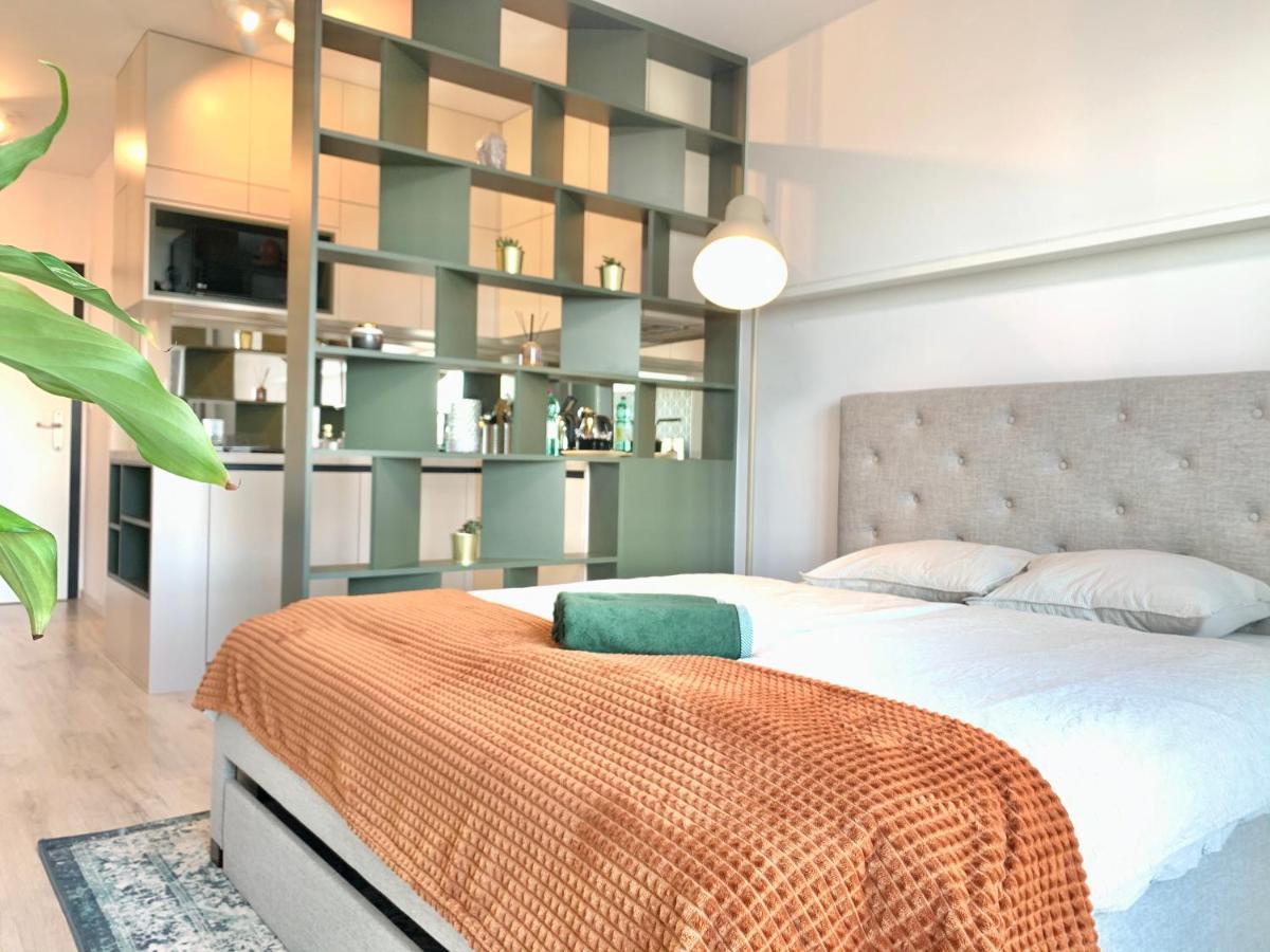 Luxury, Bright Studio With Parking And Balcony In Bratislava Center Εξωτερικό φωτογραφία