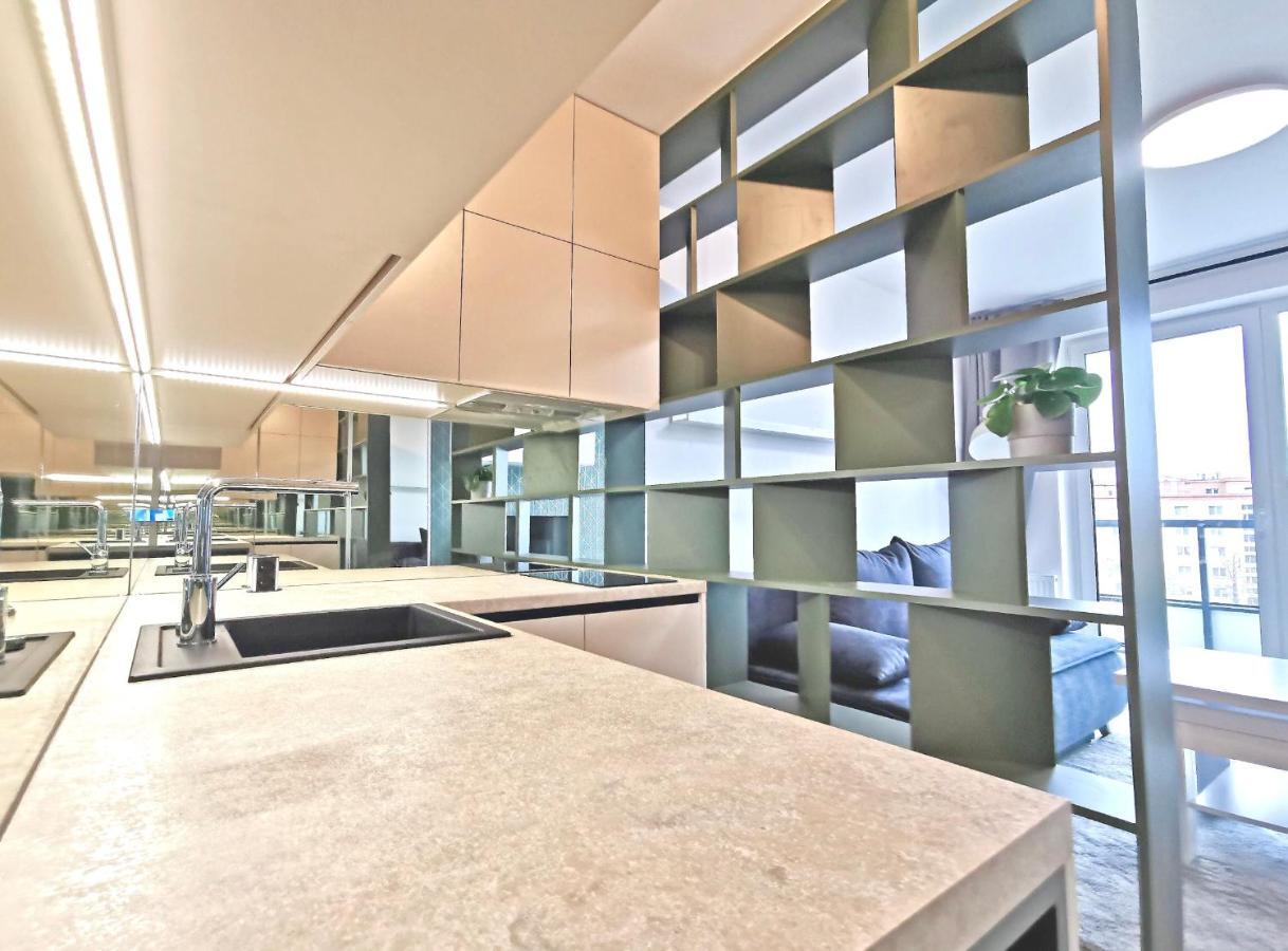 Luxury, Bright Studio With Parking And Balcony In Bratislava Center Εξωτερικό φωτογραφία
